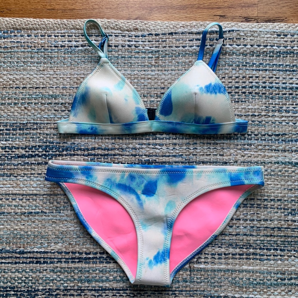 Triangl Bibi Mare Blue Tie Die Bikini